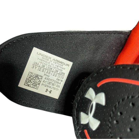 Under Armour Girls Ignite VIII - Picture 3 of 3